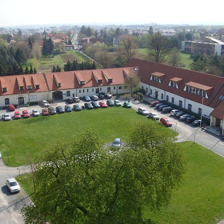 Hotel Floret Prŭhonice Exterior photo