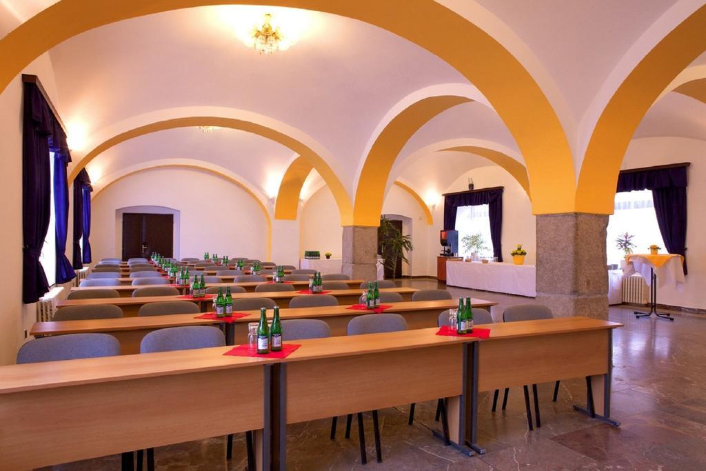 Hotel Floret Prŭhonice Exterior photo
